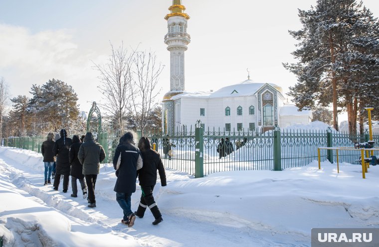 Полиция и ОМОН проверили прихожан мечети в Сургуте