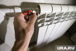 Летом следует спускать воду и давление из радиаторов отопления