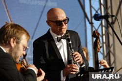 Артист Сергей Мазаев своим концертом завершает фестиваль ««От Востока до Запада» в Кургане