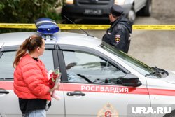 В Ханты-Мансийске силовики перекрыли движение из-за сообщения о минировании торговых центров
