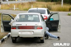 На даче автомобилист может заняться несложным ремонтом своего авто