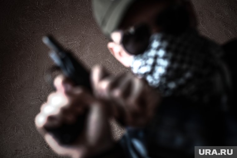 Неизвестный взорвал бомбу у военной базы в Сомали