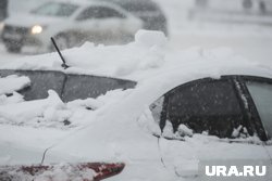 В Тюменской области на трассе на Омск сильный снегопад и метель