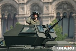 Свыше 100 единиц военной техники проехало по Красной площади