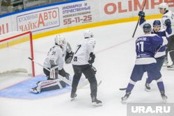 Курганские хоккеисты победили со счетом 4:1