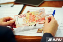 Мэр Урая решил выписать премии чиновникам на День города