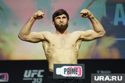 Магомед Анкалаев победил Алекса Перейра и впервые стал чемпионом UFC