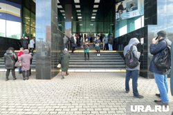 Причины экстренной эвакуации посетителей ТЦ в данный момент выясняются (архивное фото)