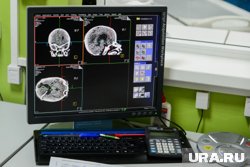 В Шумихе жители ждут ремонта томографа