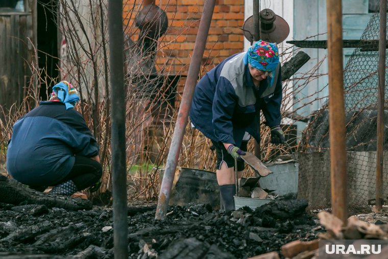 Власти окажут необходимую материальную помощь жителям Уральского, лишившимся жилья в результате пожара