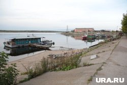 Подрядчику необходимо отбуксировать дебаркадеры к месту оказания услуг (архивное фото)