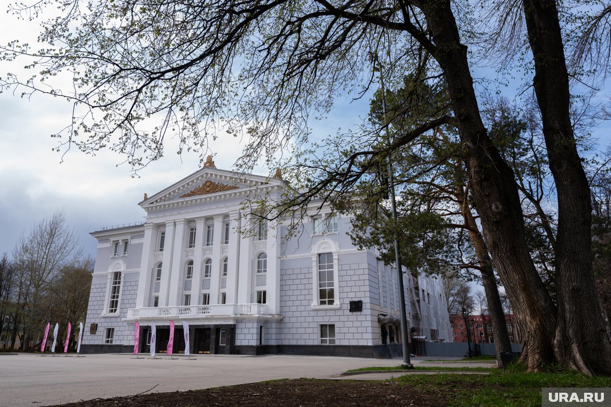 Пермский театр оперы и балета на два дня передаст сцену детям