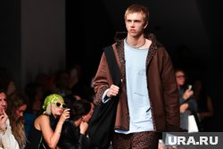 В моде коричневый и голубой цвета