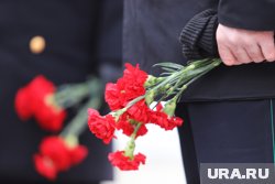 Стела посвящена кавалеру ордена Мужества 