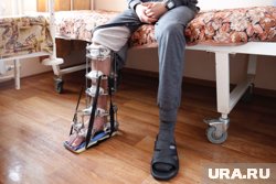 После установки аппарата Илизарова у мужчины начались кровотечения при нагрузке на ногу