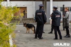Силовики оцепили школу Нижневартовска из-за сообщения о минировании
