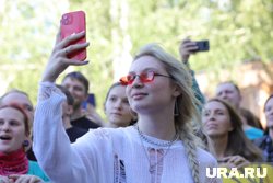 В фестивале участвует 64 команды