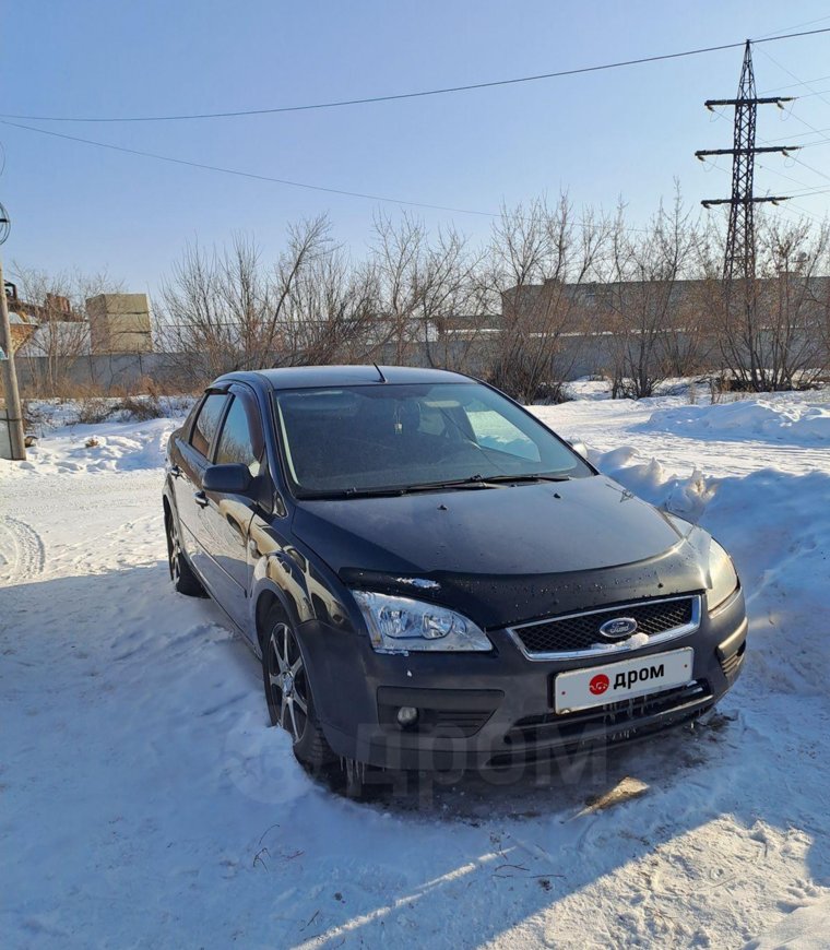 Темный Ford Focus 2008 года