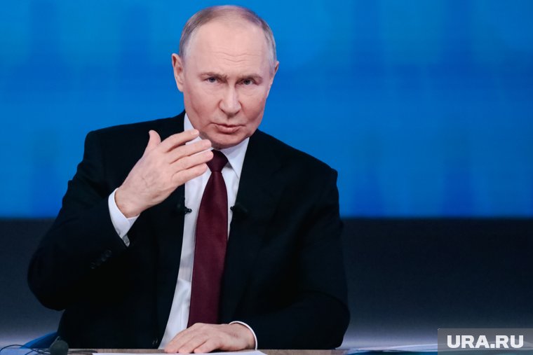 Путин заявил, что Россия искала мирные пути решения конфликта в Донбассе