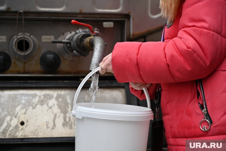 Жителям ДНР организовали доставку воды
