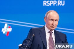 Путин получил медаль от председателя Морской коллегии Патрушева