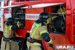 Большегруз вспыхнул на трассе в Челябинской области