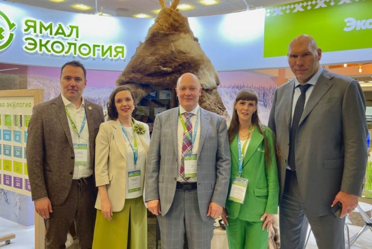 Годом ранее регоператор представил на форуме ЭкоЧум, куда заглянул Николай Валуев