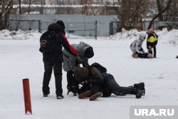 Защищать девочку от нападок пришлось таким же девочкам-подрост