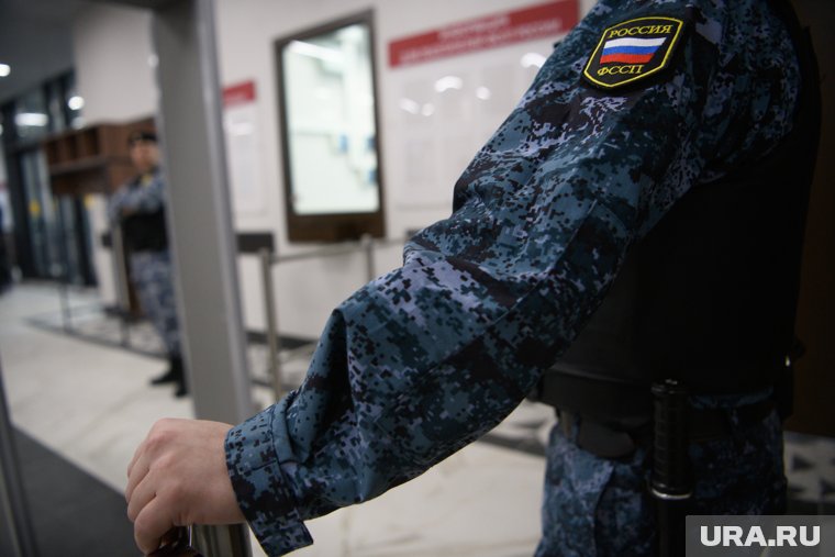 Приставов покусали на работе