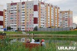 Девочка упала из окна квартиры
