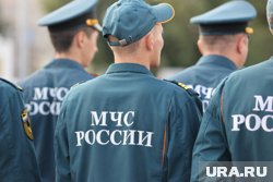 Начальник ГУ МЧС Орлов вручил сотрудникам звания