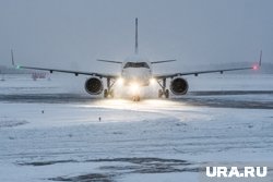 Жалобы пассажиров на ледяные трапы в аэропорту Ноябрьска стали причиной прокурорской проверки