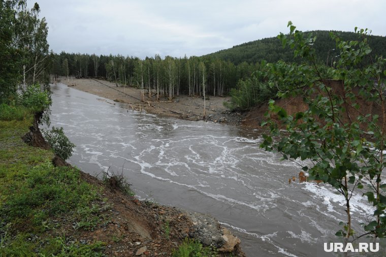 Из-за ливней вода подтопила дороги