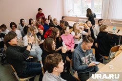 Даже за платные места абитуриентам вузов приходится проходить серьезный конкурсный отбор