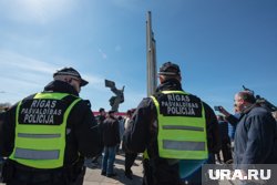 За попытку возложить цветы или отметить День Победы 9 мая в Латвии предусмотрен штраф