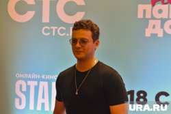Главным увлечением актера является спорт, в 2013 году он увлекся бодибилдингом