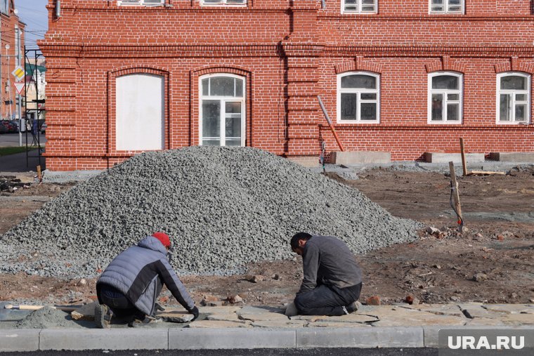 В Курганской области трудятся более двух тысяч иностранных работников