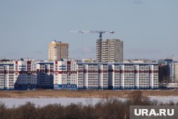 Вода, запах и рвы: жители ЖК «Снегири» недовольны новой дорогой