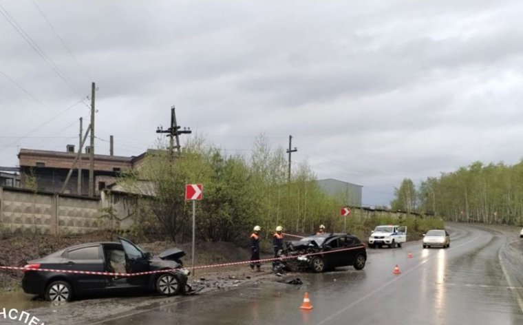 Нарушитель выехал на встречную полосу под запрещающий знак