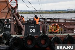 Грузовой паром из Салехарда в Приобье начинает курсировать с 30 мая