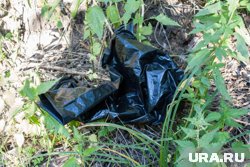 Руки девочки были завязаны скотчем, а вместе с телом были обнаружены тапочки и нижнее белье