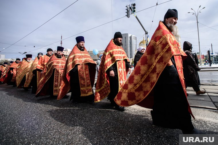 В Нижневартовске перекроют дороги во время крестного хода в День Святой Троицы