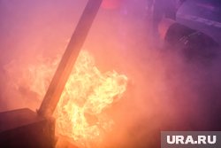 Чтобы потушить пожар, потребовалось привлечь три единицы техники и 13 пожарных (архивное фото)