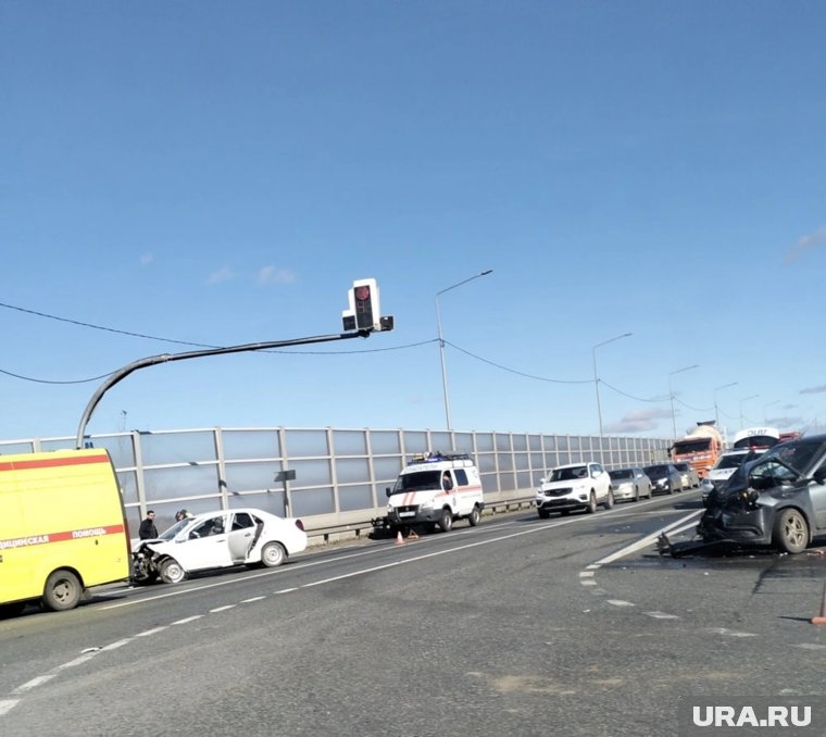 В Кургане столкнулись легковые автомобили 