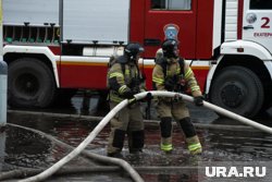 В одной из квартир горящего в Салехарде дома обнаружили тело без признаков жизни (Архивное фото)