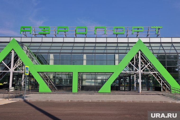 Рейс до Москвы отменен, самолет из Санкт-Петербурга задерживается