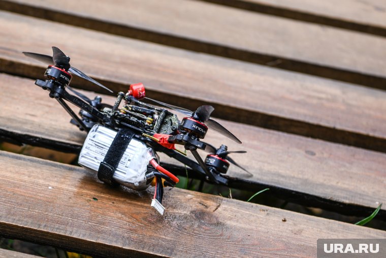 Украинский FPV-дрон совершил атаку на частный дом