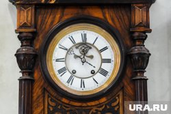Реализация антикварной посуды и кухонной утвари выросла на 19%. А спрос на старинную мебель и предметы интерьера поднялся на 10%
