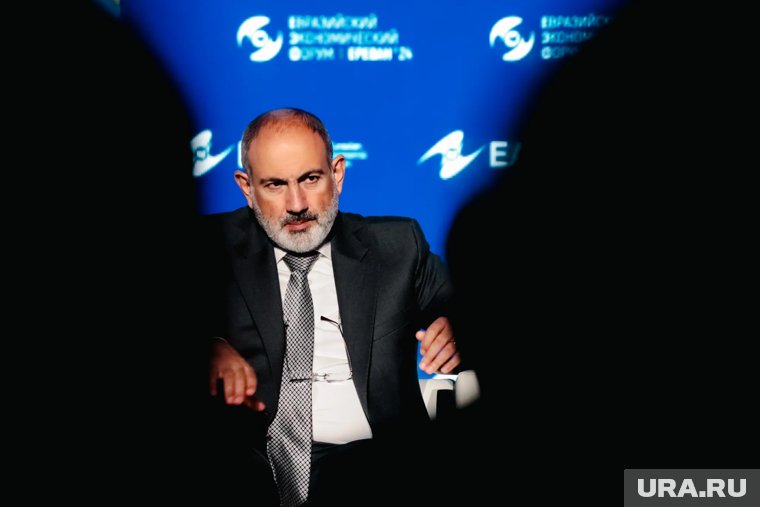 Пашинян в поздравлении Путина отметил его вклад в сотрудничество стран