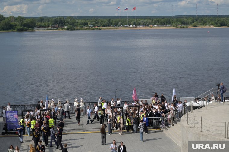 Мероприятие началось с масштабного парада